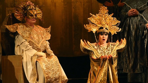 Moravsk divadlo v Olomouci po padesti letech opt uvede velkolepou operu Turandot. Ta pojednv o krut nsk princezn a princi Kalafovi, kter mus uhdnout vechny jej hdanky.