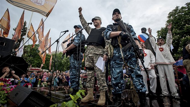 Vyhláení nezávislosti Luhanské oblasti (Luhansk, 12. kvtna 2014).