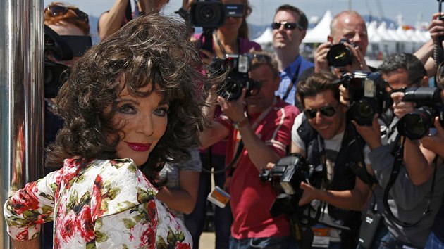 Joan Collinsov (Cannes, 18. kvtna 2014)