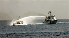 Bitva vodními dly mezi vietnamskými a ínskými plavidly u Paracelských ostrov...