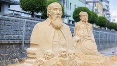 Cipískoviště tradičně zahajuje letní turistickou sezonu v Písku. Sochy z písku... Cipískoviště tradičně zahajuje letní turistickou sezonu v Písku. Sochy z písku...