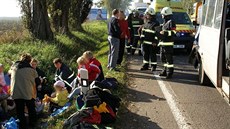 Pedkolák se zranil pi nehod mikrobusu a nákladního auta u Hradce Králové.