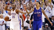 RADOST A ROZČAROVÁNÍ. Kevin Durant z Oklahoma City Thunder jásá, Matt Barnes z RADOST A ROZČAROVÁNÍ. Kevin Durant z Oklahoma City Thunder jásá, Matt Barnes z