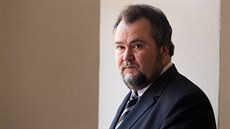 Bývalý náměstek primátora Josef Malíř u Okresního soudu v Hradci Králové. Bývalý náměstek primátora Josef Malíř u Okresního soudu v Hradci Králové.