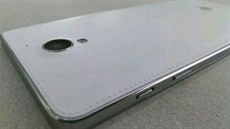 Huawei Honor 3X Pro s "koženými" zády ve stylu Galaxy Note 3 Huawei Honor 3X Pro s "koženými" zády ve stylu Galaxy Note 3