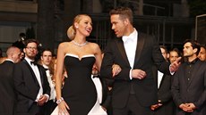 Blake Lively a Ryan Reynolds (Cannes, 16. kvtna 2014)