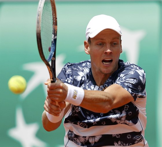 Tomá Berdych v souboji 2. kola Roland Garros s Aleksandrem Ndovjesovem.