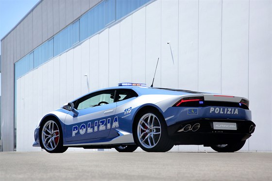 Nové Lamborghini Huracán LP 610-4 ve slubách italské policie