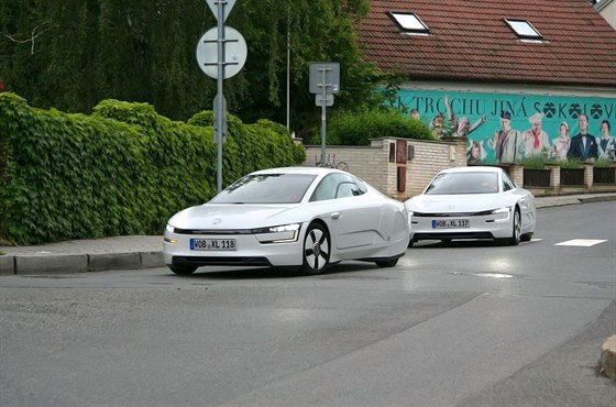 Cena se pohybuje kolem 2,8 milionu korun. Automobilka vyrob pouze 200 kus...