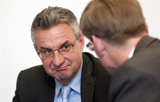 Jan Zahradil uspl a vrací se do europarlamentu za ODS. Strana má dva evropské poslance.
