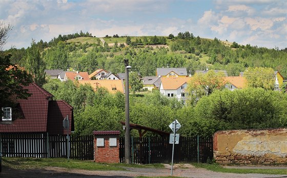 Halda vytené zeminy v Tluné u Plzn.