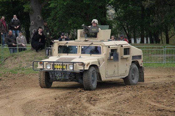 Americká vozidla Humvee