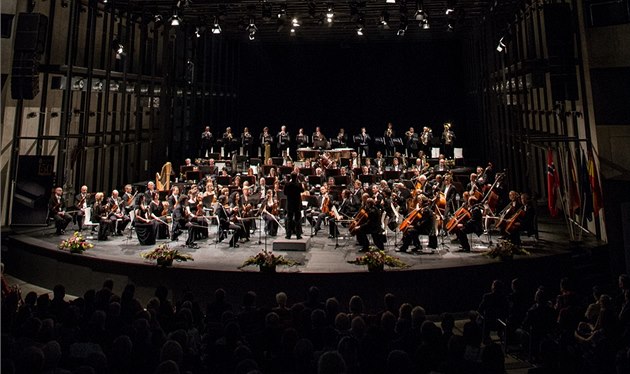 Úvodní koncert festivalu obstará ostravská Janáčkova filharmonie. Pod vedením dirigenta Marka Štilce představí Mahlerovu 7. symfonii. Úvodní koncert festivalu obstará ostravská Janáčkova filharmonie. Pod vedením dirigenta Marka Štilce představí Mahlerovu 7. symfonii.