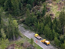 Vichice polámala desítky tisíc strom ve Vysokých Tatrách na Slovensku. Na...