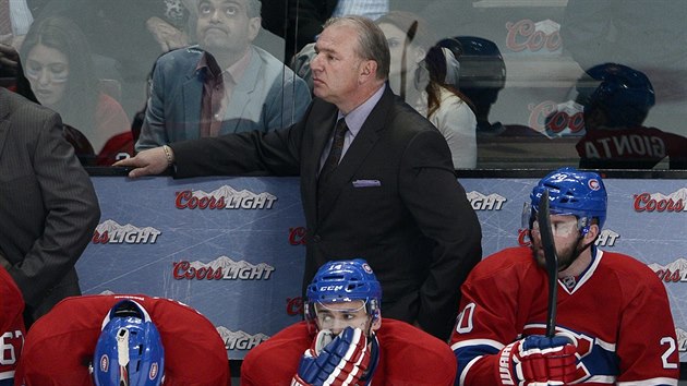 ROZPAIT STDAKA. Hokejist Montrealu v prbhu druhho duelu s NY Rangers.