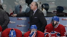 ROZPAITÁ STÍDAKA. Hokejisté Montrealu v prbhu druhého duelu s NY Rangers.