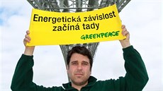 Protestní akce hnutí Greenpeace u lanhotského plynovodu (steda, 28. kvtna...