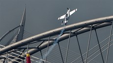 Martin Šonka obsadil v závodě Red Bull Air Race v Malajsii 6. místo. Martin Šonka obsadil v závodě Red Bull Air Race v Malajsii 6. místo.