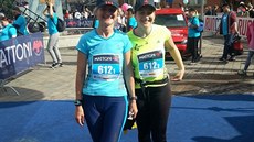Renata Hudcová běžela půlmaraton v Karlových Varech jako štafetu se svou dcerou. Renata Hudcová běžela půlmaraton v Karlových Varech jako štafetu se svou dcerou.