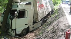 Nehoda kamionu na silnici mezi Folmavou a Babylonem na Domalicku.