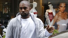 Kanye West trávil den ped svatbou ve Francii.