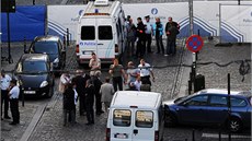 Policie vyetuje na míst stelby v centru Bruselu. (24. kvtna 2014)