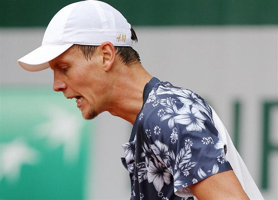 DOBE! eský tenista Tomá Berdych se raduje v utkání 3. kola Roland Garros.