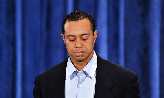 Tiger Woods pi svém vystoupení v Ponte Vedra Beach, kde se piznal k neve...