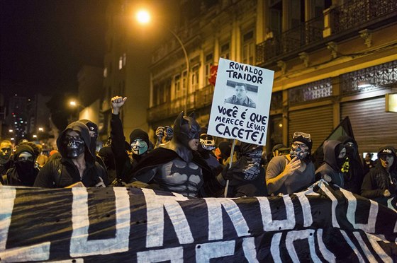 Obyvatelé Rio de Janeira protestují proti vysokým nákladm na organizaci...