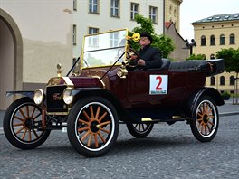 Nejstarím vozem rally byl Ford model T z roku 1915. "Plechová Líza", jak byl...