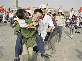 Kdy komunistický reim na jae 1989 odmítl s demonstranty diskutovat, zahájili...