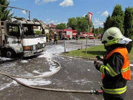 Por nkladnho automobilu u benzinky v Dobichovicch. (6. ervna 2014)