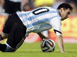 Argentinsk kapitn Lionel Messi bhem ppravnho utkn.