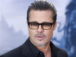 Brad Pitt na premiée filmu Zloba - Královna erné magie (Hollywood, 28. kvtna...
