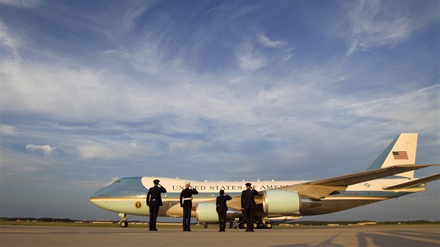 Air Force One s Barackem Obamou na palub odlt do Polska (2. ervna 2014)