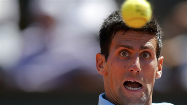 Srbsk enista Novak Djokovi sleduje mek v semifinle Roland Garros.