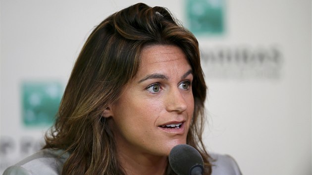 Bval francouzsk tenistka Amelie Mauresmov na tiskov konferenci v Pai oznmila, e bude trnovat Andyho Murrayho. 