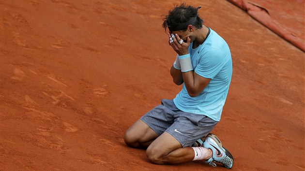 ZASE ON. Rafael Nadal u podeváté vyhrál francouzský grandslam Roland Garros. 