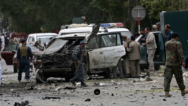 Favorit afghnskch prezidentskch voleb Abdullh Abdullh peil pokus o atentt (Kbul, 6. ervna 2014).