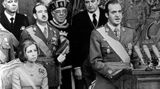 Juan Carlos I. byl panlským králem korunován 22. listopadu 1975.