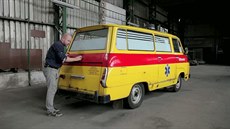 Video: Vybíráme auto pro policajty a testujeme socialistickou sanitku Video: Vybíráme auto pro policajty a testujeme socialistickou sanitku