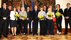 Bohuslav Sobotka s nově zvolenými europoslanci. Bohuslav Sobotka s nově zvolenými europoslanci.