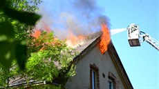 Zásah probíhal v dýchacích přístrojích a byl kvůli extrémně teplému počasí... Zásah probíhal v dýchacích přístrojích a byl kvůli extrémně teplému počasí...