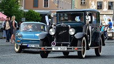 Téměř osm desítek historických automobilů a motocyklů se o tomto víkendu... Téměř osm desítek historických automobilů a motocyklů se o tomto víkendu...