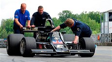 Lotus 77 alias John Player Special MkII při testování na brněnském okruhu Lotus 77 alias John Player Special MkII při testování na brněnském okruhu