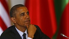 Americký prezident Barack Obama bhem debaty s prezidenty stát NATO ze stední...