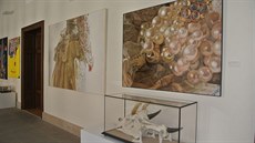 Jan Švankmajer (1934), Pejsek. Nad plastikou jsou obrazy Blanky Valchařové... Jan Švankmajer (1934), Pejsek. Nad plastikou jsou obrazy Blanky Valchařové...