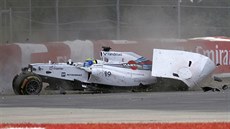 Pilot týmu Williams Felipe Massa v závru závodu v Montrealu zle havaroval. Z...
