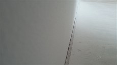 Správná dilatace podlahy od zdiva.