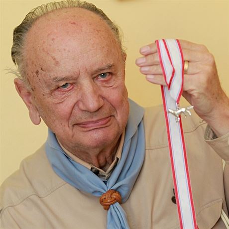 Karel Procházka získal nejvyí skautské vyznamenání.